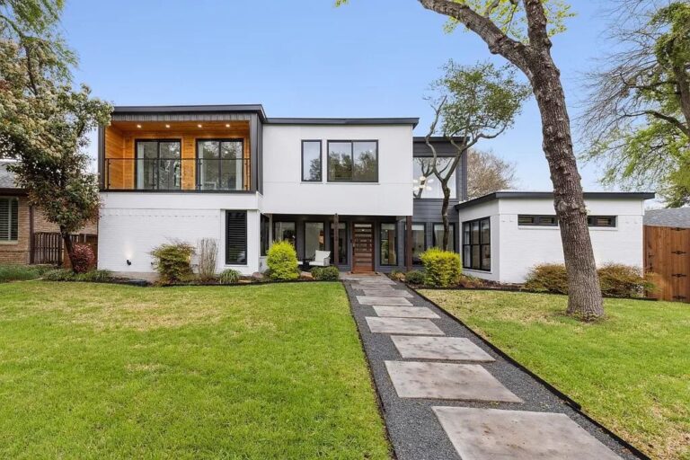 Luxury Contemporary home in highly desired Town Creek in Lake Highlands listed at 1,349,000