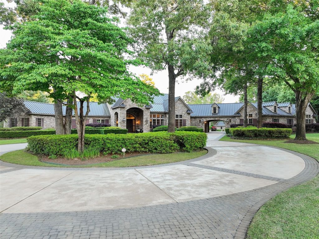 Enchanting haven custom creations by dean gaertner in barrister creeks private gated community offered at 2. 79 million 2