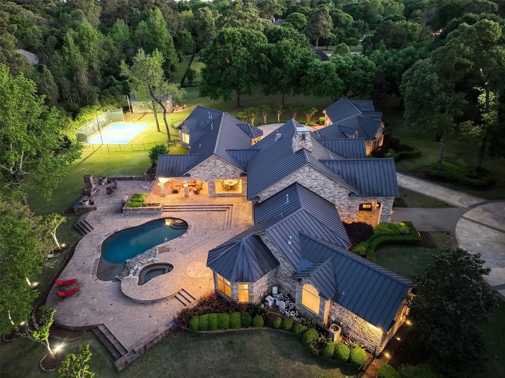 Enchanting haven custom creations by dean gaertner in barrister creeks private gated community offered at 2. 79 million 49