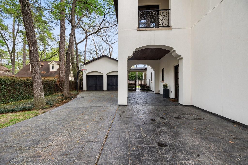 Exquisite mediterranean estate in hunters creek village hits the market at 3. 6 million 46