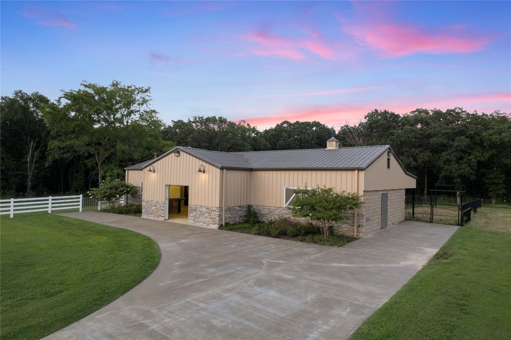 Krb ranch where luxury meets nature in east texas asks for 20 million 11