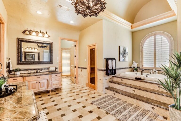 Luxurious Manor Retreat Exquisite Estate in Grapevine's Idyllic and ...