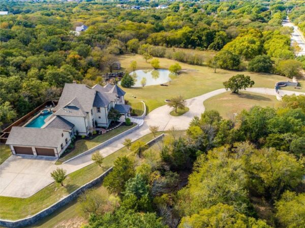 Luxurious Manor Retreat Exquisite Estate in Grapevine's Idyllic and ...