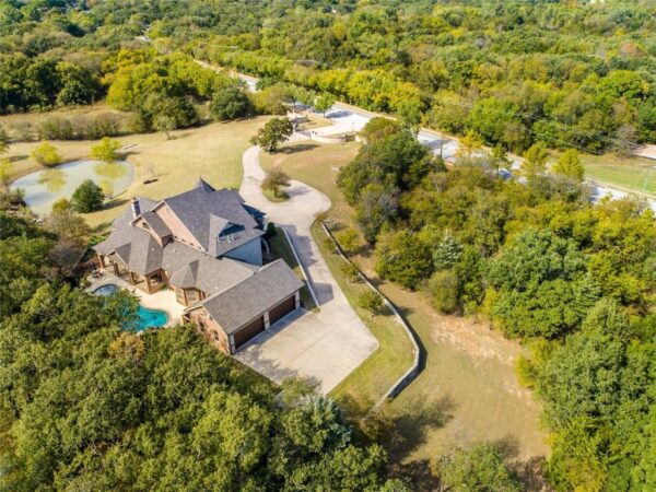 Luxurious Manor Retreat Exquisite Estate in Grapevine's Idyllic and ...