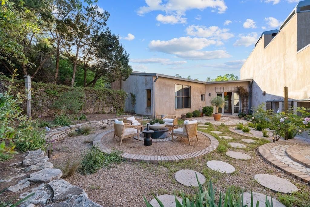 Serenity relaxation and privacy a spa like retreat by renowned austin architect dick clark listed at 2. 65 million 20