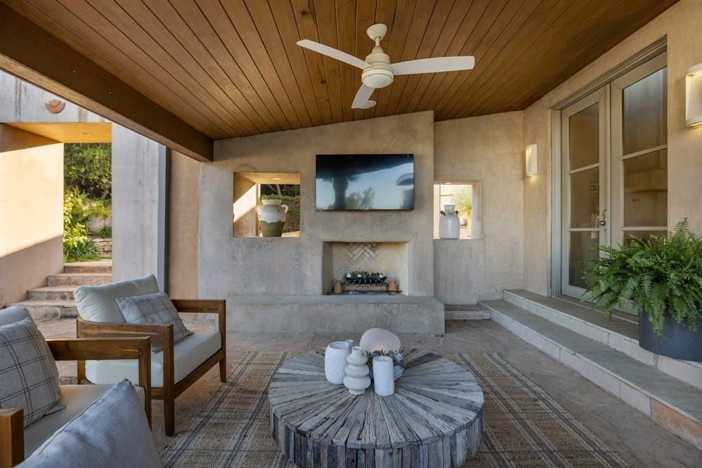 Serenity relaxation and privacy a spa like retreat by renowned austin architect dick clark listed at 2. 65 million 23
