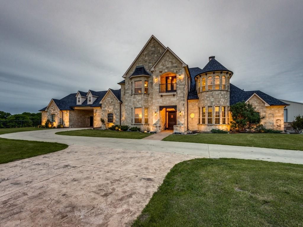Tranquil opulence a luxurious estate on 15 acres in collin county for 2975000 5