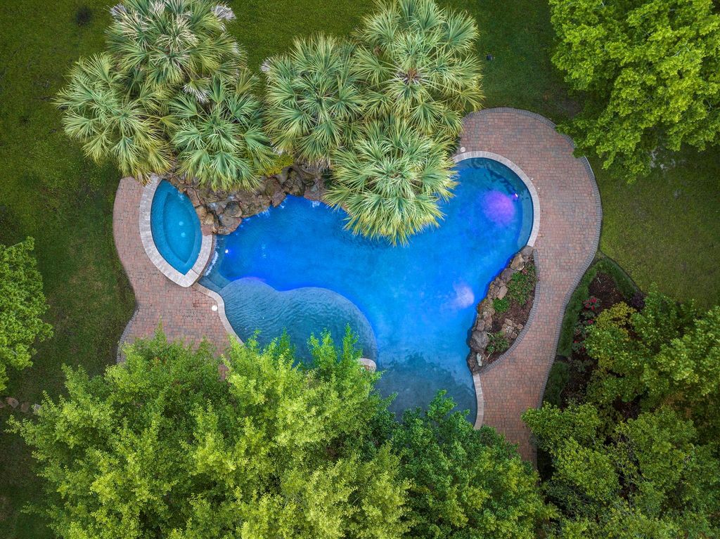 Tranquil opulence grand estate on 2 acres in hunters creek village listed at 7499000 5