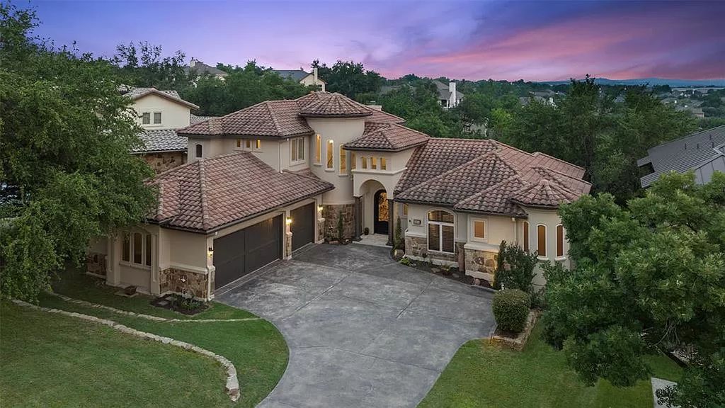 West Austin Oasis! Greenbelt Estate with Pool, Spa & Chef’s Kitchen listed at $1,750,000