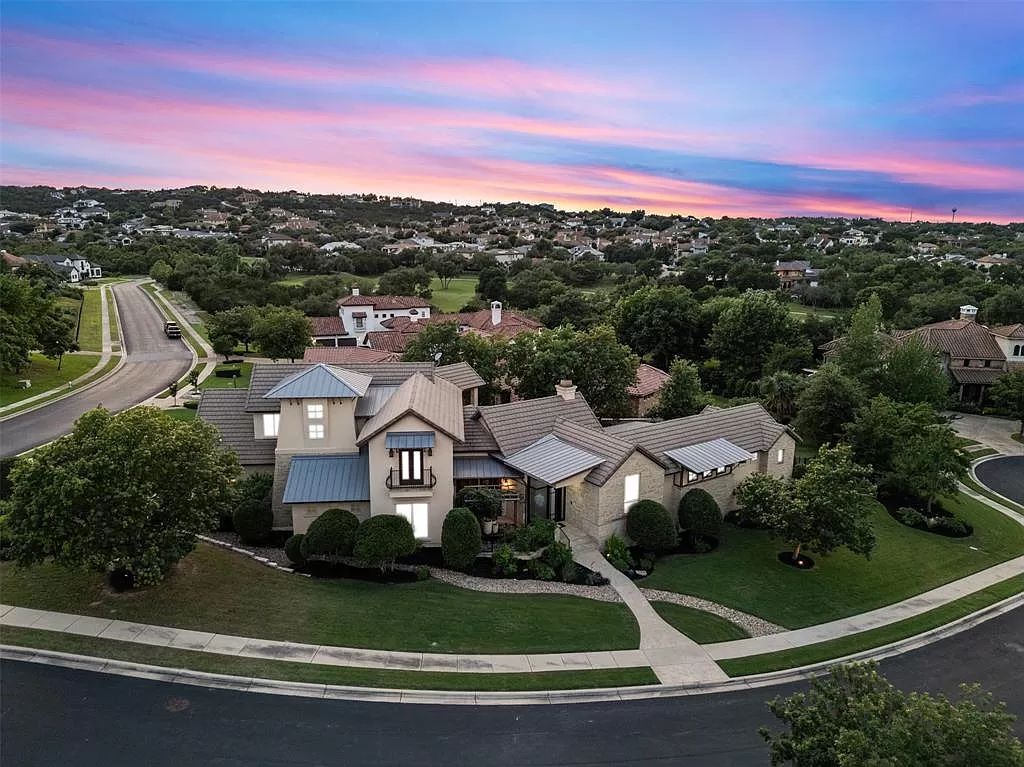 Lakeway Paradise in Austin! Luxury Estate with Pool, Game Room & Chef’s Kitchen listed at $1,677,000