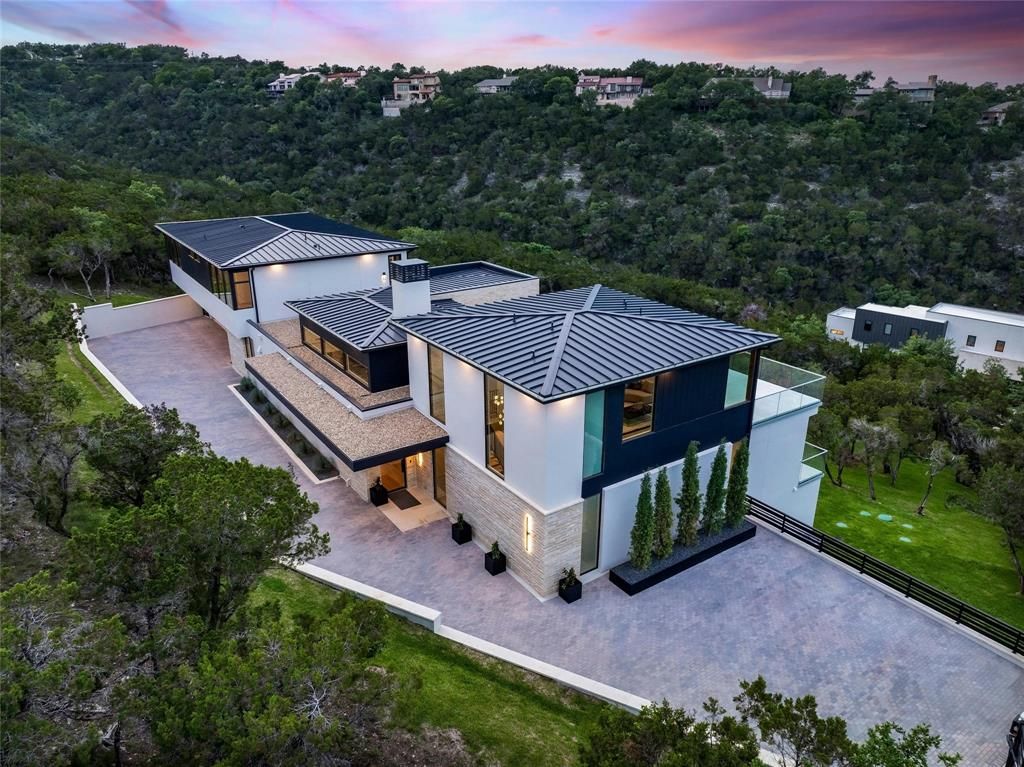 Hill country haven luxe living by windsor custom homes and rd architecture listed at 11 33