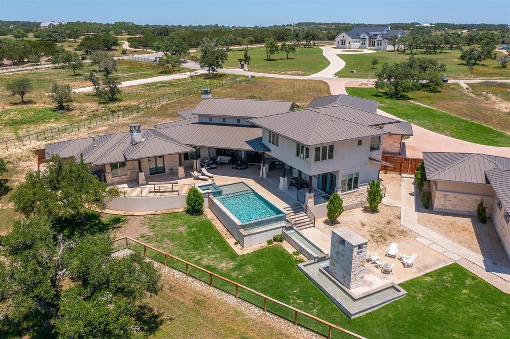 Luxurious equestrian estate in gated community listed for 2. 95 million 2