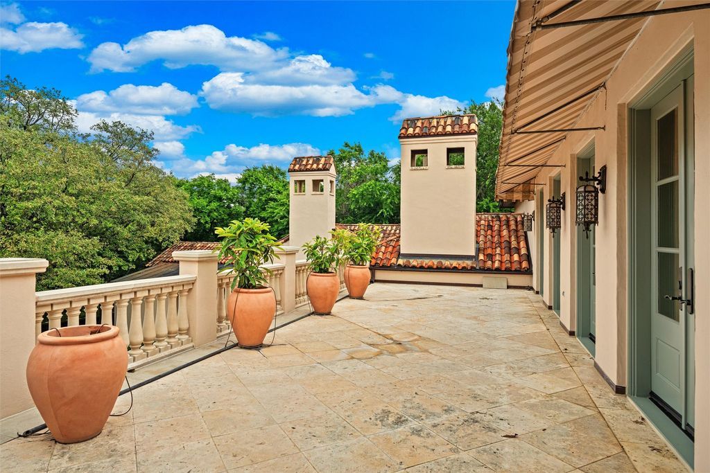 Luxurious gated italian estate on 1. 179 acres by harold leidner listed for 10. 5 million 24