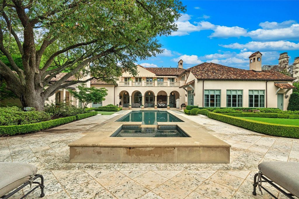 Luxurious gated italian estate on 1. 179 acres by harold leidner listed for 10. 5 million 27