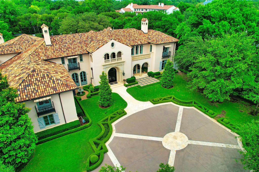 Luxurious gated italian estate on 1. 179 acres by harold leidner listed for 10. 5 million 6