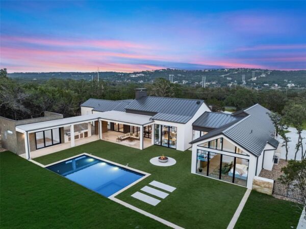Luxurious Single-Story Residence in Paleface Ranch, Spicewood, Offered at $2.75 Million