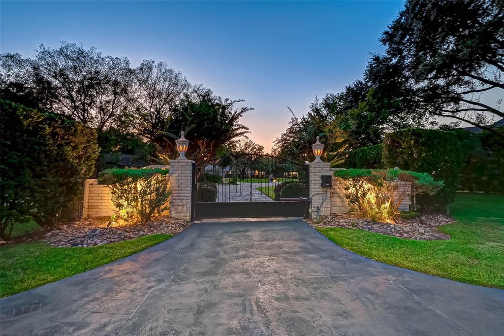 Unrivaled luxury a palatial retreat on pristine grounds offered at 2. 6 million 49