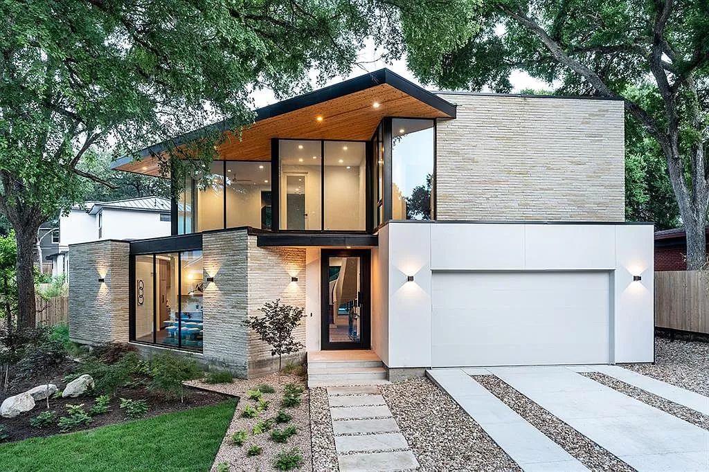 Barton Hills Oasis in Austin! Modern Mansion with Pool, Spa & Designer Finishes asks for $4,750,000