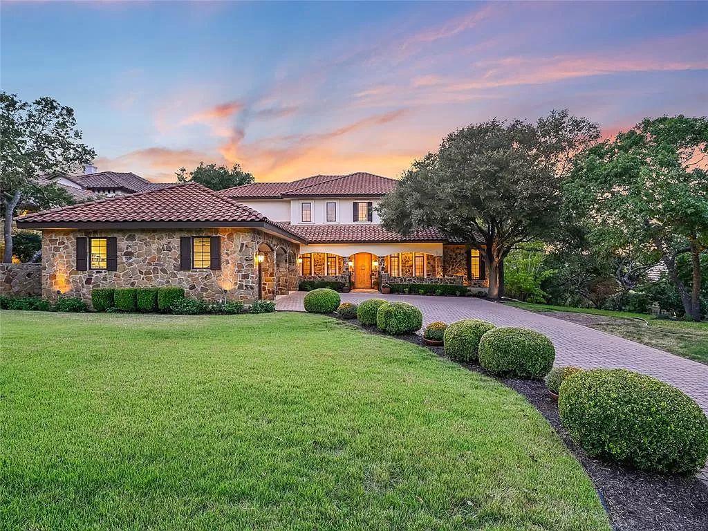 Davenport Ranch Oasis in Austin! Pool, Sport Court, Hill Country Views & Eanes ISD asks for $2,925,000