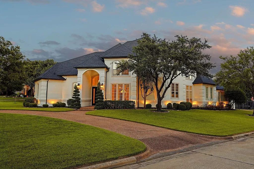 Southlake Oasis! Modern 5 Bedroom with Pool, Updated Kitchen & More asks for $1,699,000