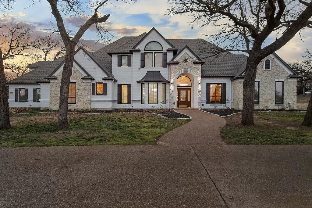 Argyle ISD Oasis! 5 BR, Pool, Remodeled Kitchen & More listed at $1,775,000