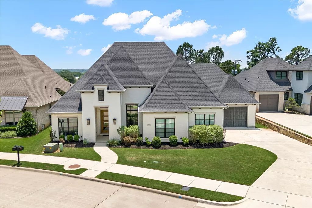 Southlake Paradise! Open Floor Plan, Pool Potential & Luxurious Master Suite listed at $1,675,000