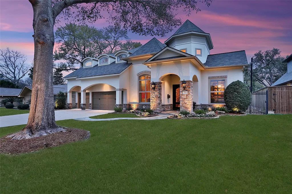 Move-In Ready Oasis in Houston! 4 BR, 4.5 BA, Custom Built with Flex Room & More asks for $1,875,000