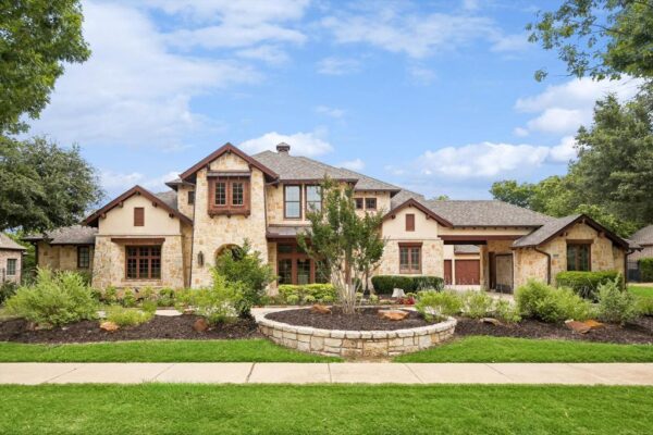 Luxurious Manors at Waterford Estate: Your Dream Home Awaits for $2,425,000