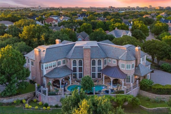 Masterpiece in Cottonwood Valley: Luxury Living on the 16th Fairway Priced at $3.85 Million