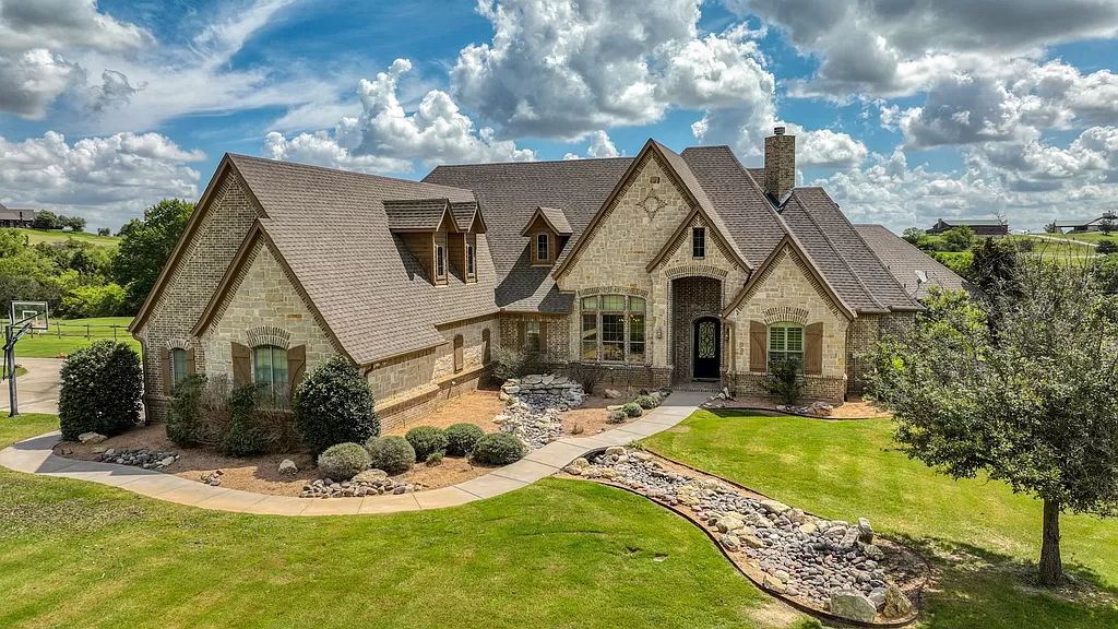 Weatherford Oasis! 4BR with Pool, Golf Course Views & Bonus Room listed at $1,125,000