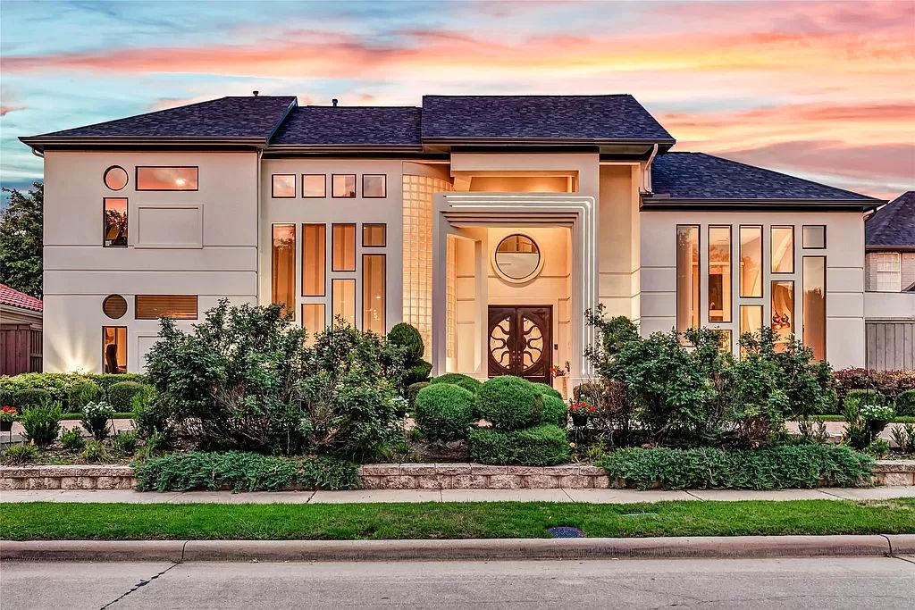 Plano Oasis! Luxury Estate with Pool, Cabana, & Putting Green asks for $1,325,000