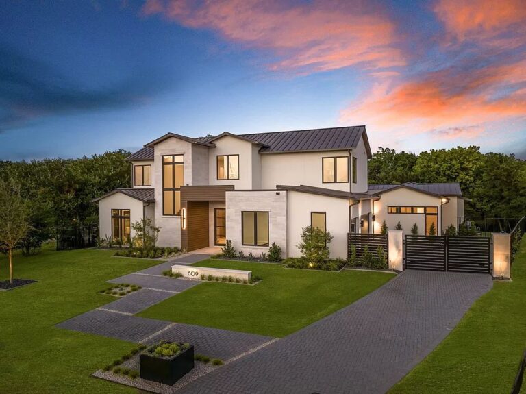 Southlake Modern Oasis! New Build with Pool, Guest Suite, Media Rm & More listed for $3,495,000