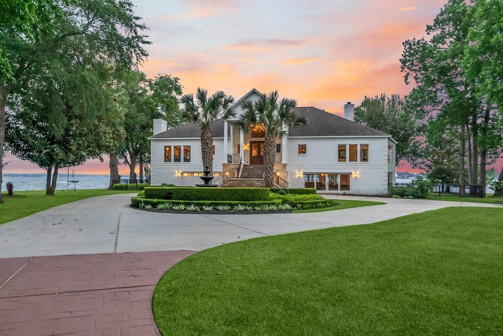 Captivating lake conroe estate one acre property with panoramic views asking 2499000 11