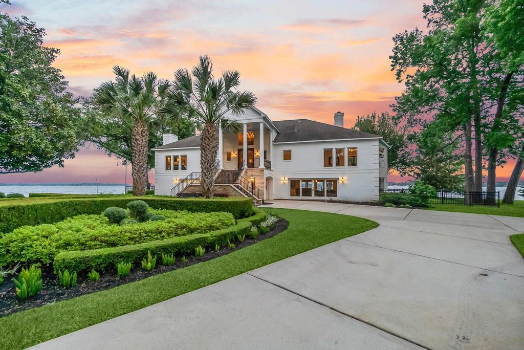 Captivating lake conroe estate one acre property with panoramic views asking 2499000 12