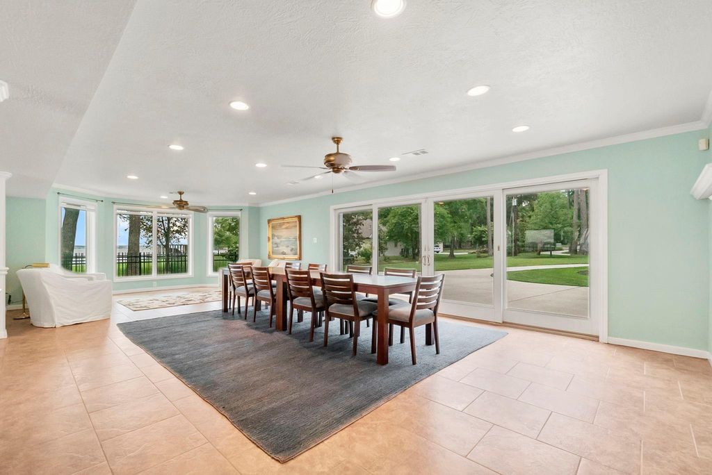 Captivating lake conroe estate one acre property with panoramic views asking 2499000 33