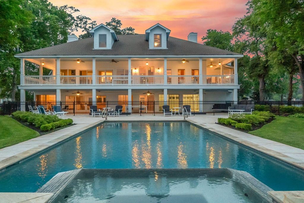 Captivating lake conroe estate one acre property with panoramic views asking 2499000 4