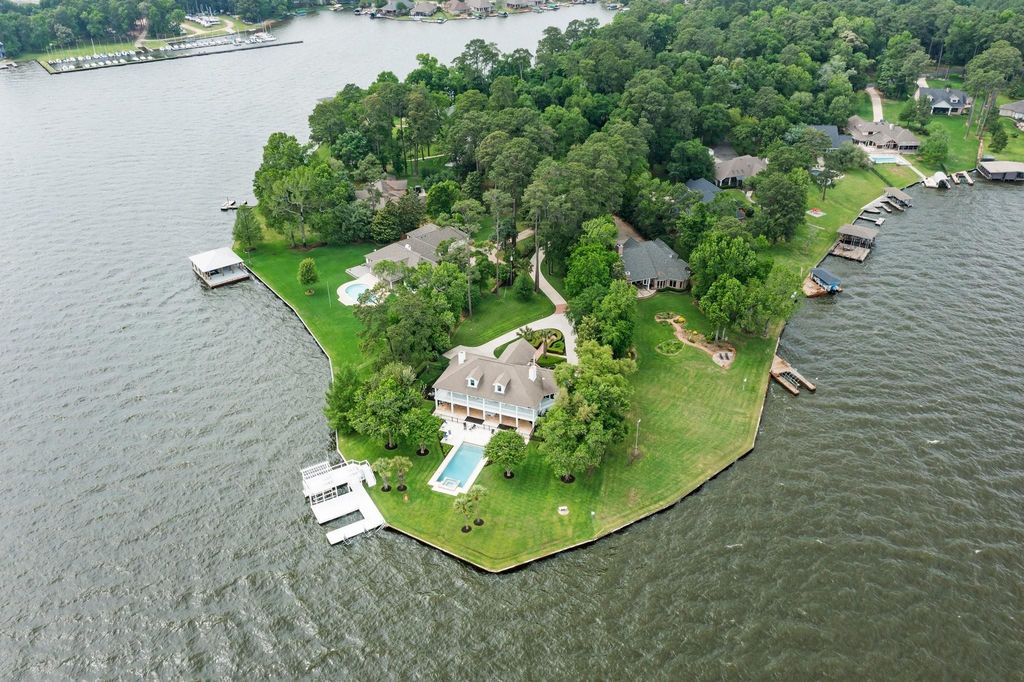 Captivating lake conroe estate one acre property with panoramic views asking 2499000 5