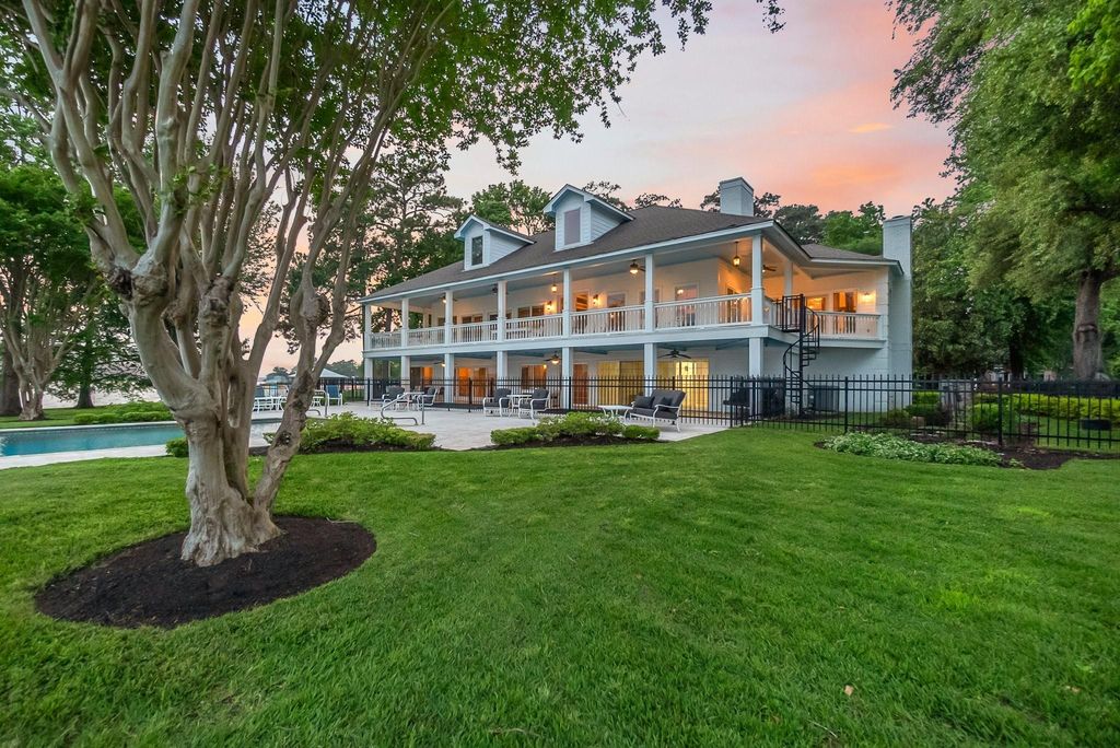 Captivating lake conroe estate one acre property with panoramic views asking 2499000 8