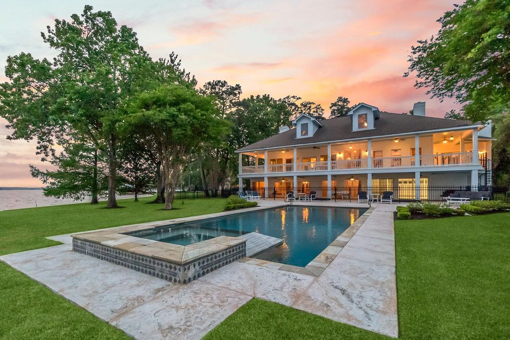 Captivating lake conroe estate one acre property with panoramic views asking 2499000 9