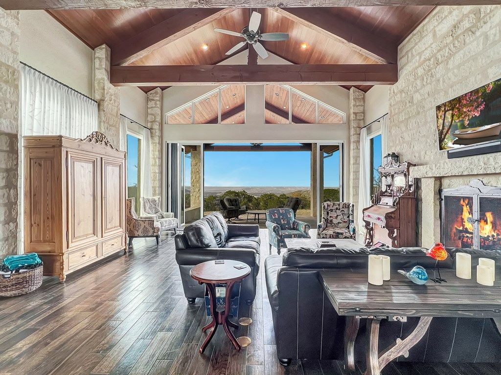 Discover the ultimate texas ranch lifestyle on this impressive 124 acre property priced at 5995000 11