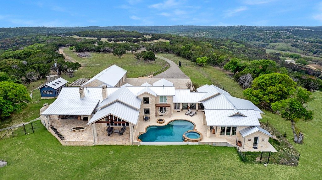 Discover the ultimate texas ranch lifestyle on this impressive 124 acre property priced at 5995000 2