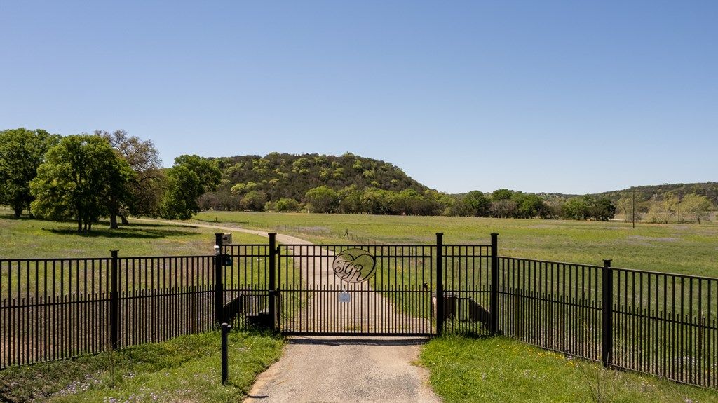 Discover the ultimate texas ranch lifestyle on this impressive 124 acre property priced at 5995000 39