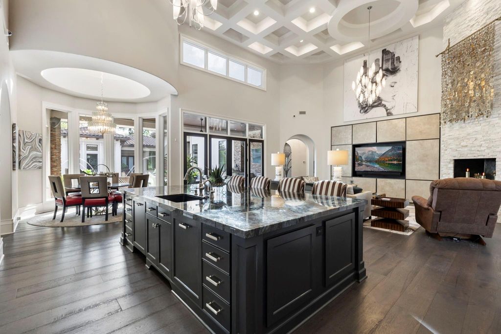 Elegant one story home with stucco stone exterior listed for 4 million 18