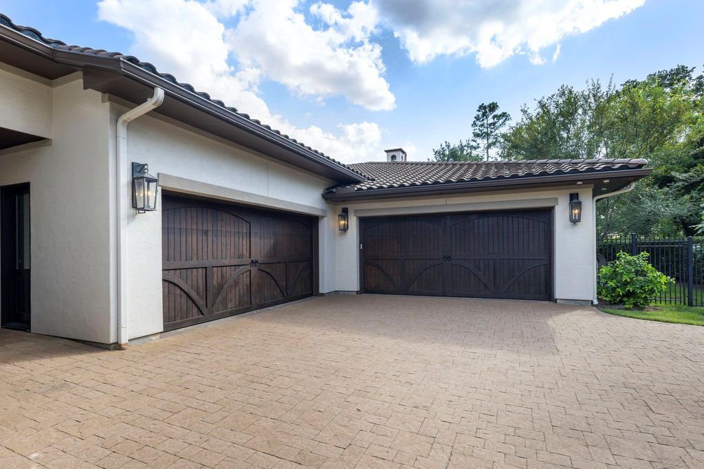 Elegant one story home with stucco stone exterior listed for 4 million 3