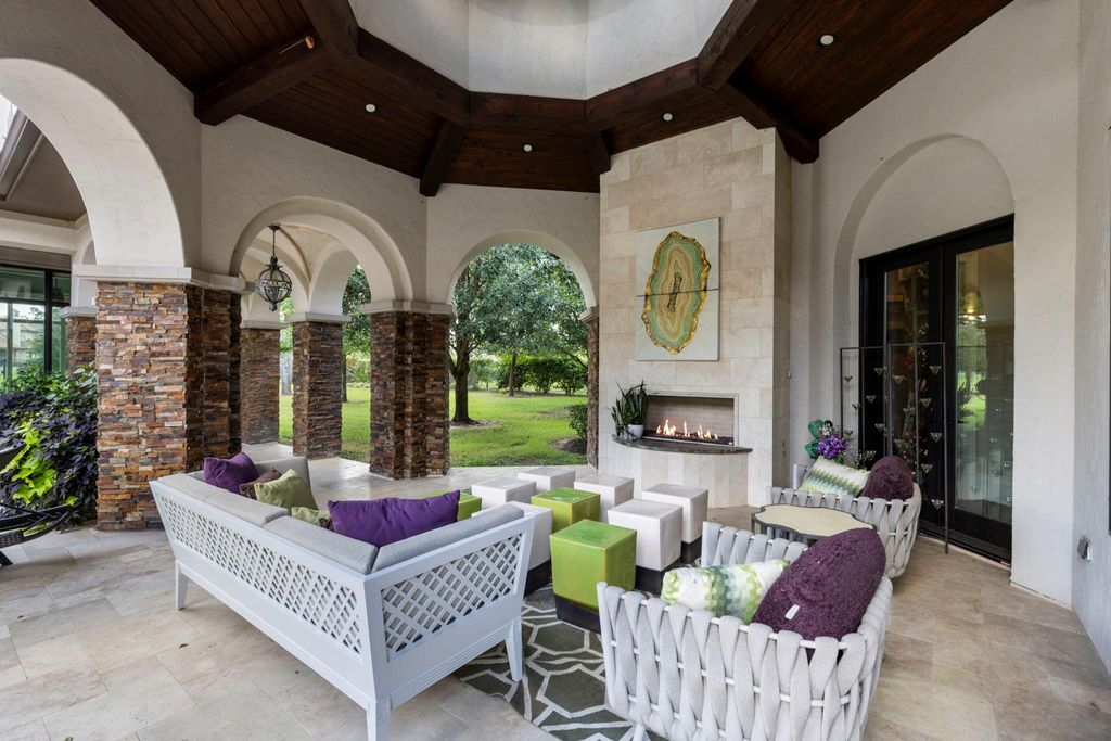 Elegant one story home with stucco stone exterior listed for 4 million 39