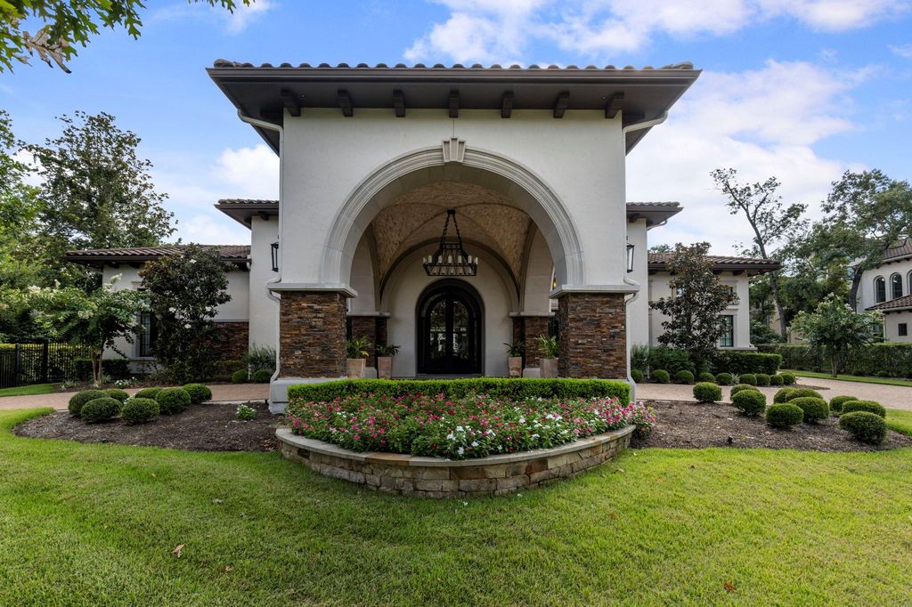 Elegant one story home with stucco stone exterior listed for 4 million 4