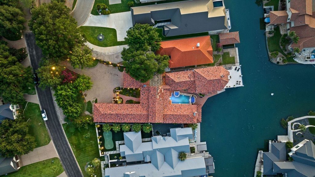 Exquisite lake lbj estate with open water views offered at 6275000 5