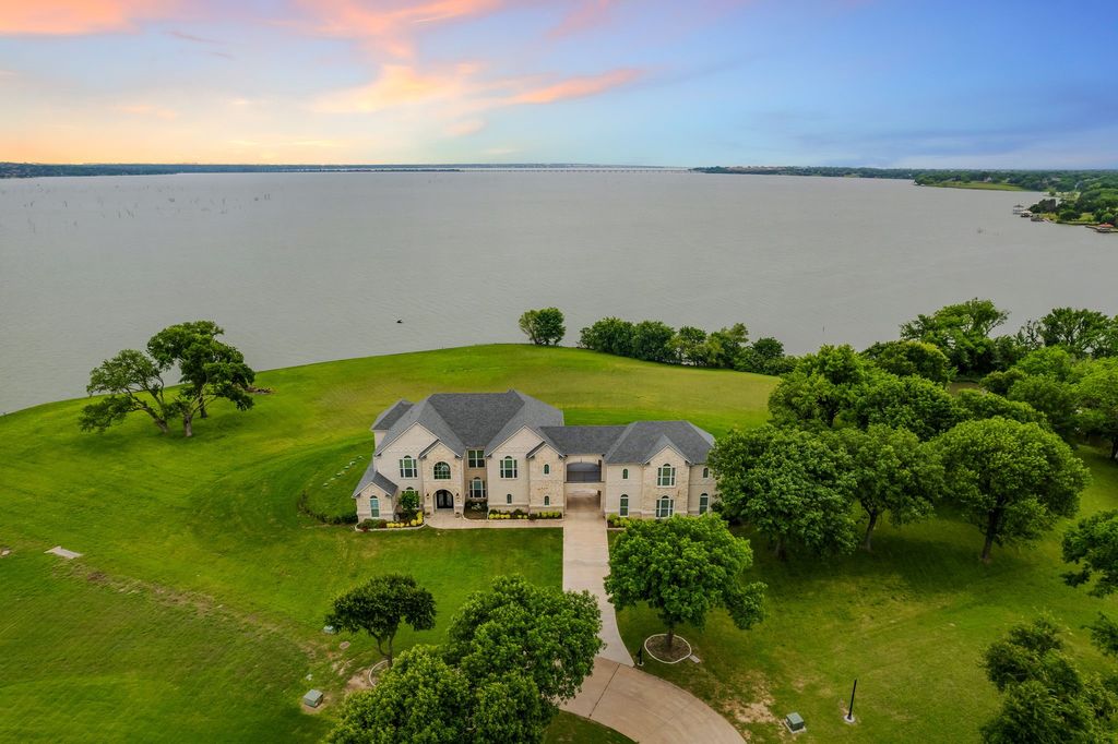 Luxurious lakefront retreat on lake ray hubbards peninsula hits market at 2. 45 million 2