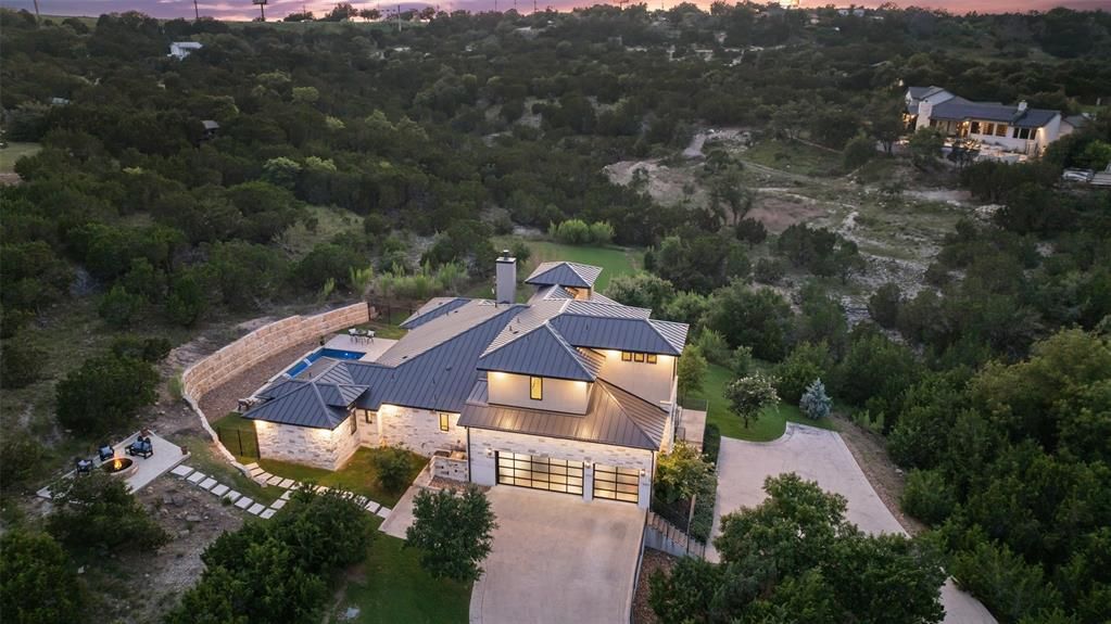 Secluded luxury home offers a relaxing lifestyle and ideal entertaining space asking 2475000 4