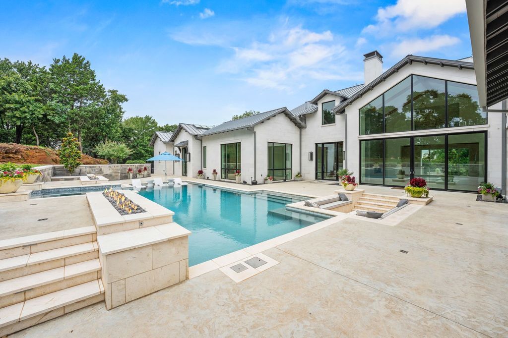 Exquisite custom estate in prestigious quail hollow estates of westlake listed at 10995000 37